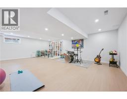 202 SLEAFORD Street - 38