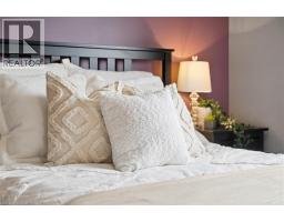 240 WESTMEADOW Drive UnitNo. 1B - 21