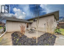 66 TUPPER Crescent - 26