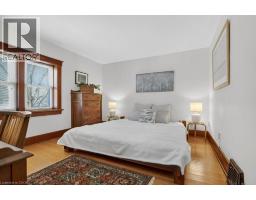 859 QUEEN S Boulevard - 11