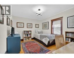 859 QUEEN S Boulevard - 19