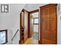 859 QUEEN S Boulevard - 21