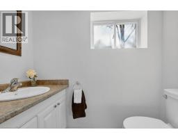 859 QUEEN S Boulevard - 23