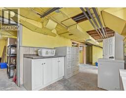 859 QUEEN S Boulevard - 25