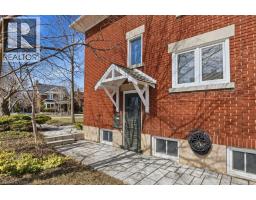 859 QUEEN S Boulevard - 27
