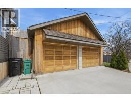 859 QUEEN S Boulevard - 31