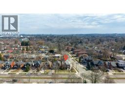 859 QUEEN S Boulevard - 37