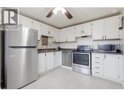 711 HILLVIEW Road - 8