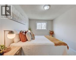 33 CARLYLE Place - 12