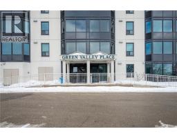 35 GREEN VALLEY Drive UnitNo. 1612 - 3