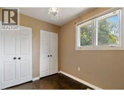 6 EQUESTRIAN Court - 17