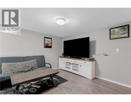 83 DUNSDON Street - 32