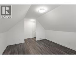 579 PARADISE Crescent - 32