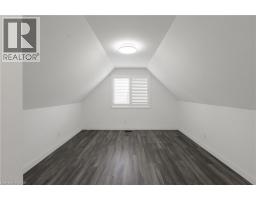 579 PARADISE Crescent - 33