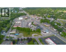 11 ELIZABETH Road - 12