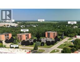 11 ELIZABETH Road - 21