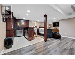 477 BURNETT Avenue - 32