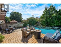 477 BURNETT Avenue - 33