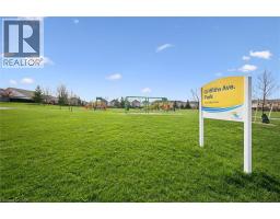 28 GRIFFITHS Avenue - 28