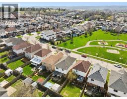 28 GRIFFITHS Avenue - 31