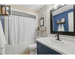 42 FALLOWFIELD Drive UnitNo. 15 - 15