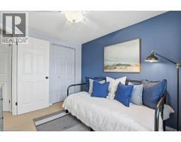 42 FALLOWFIELD Drive UnitNo. 15 - 18