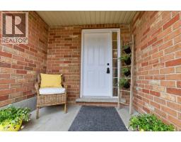 42 FALLOWFIELD Drive UnitNo. 15 - 3