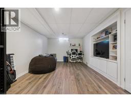 37 EDGEMERE Drive - 32