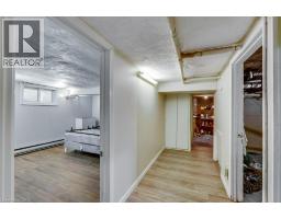 802 WATERLOO Street - 43