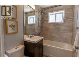 110 LORNE Crescent - 11