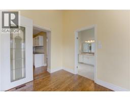 163 BINSCARTH Road - 22