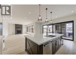 8 EDGEVIEW Crescent - 12