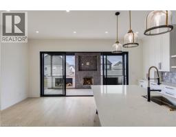 8 EDGEVIEW Crescent - 16