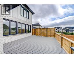 8 EDGEVIEW Crescent - 18