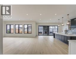 8 EDGEVIEW Crescent - 24