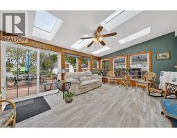 276 BROADVIEW Avenue - 10