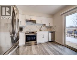 271 COLLEGE Street W - 12