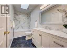 271 COLLEGE Street W - 19