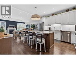 418 NELSON Street W UnitNo. 7 - 8