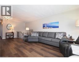 35 REINER Crescent - 11