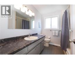 35 REINER Crescent - 21