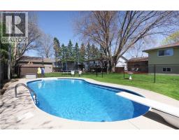 35 REINER Crescent - 36