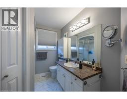 44 GEOFFERY Road - 10