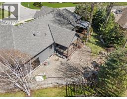 114 DONJON Boulevard - 33