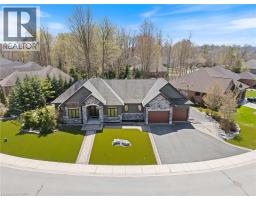 114 DONJON Boulevard - 42