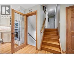 574 SPRUCEHILL Avenue - 18