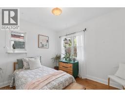 26 SYDNEY Street N - 11