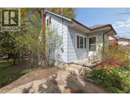 26 SYDNEY Street N - 2