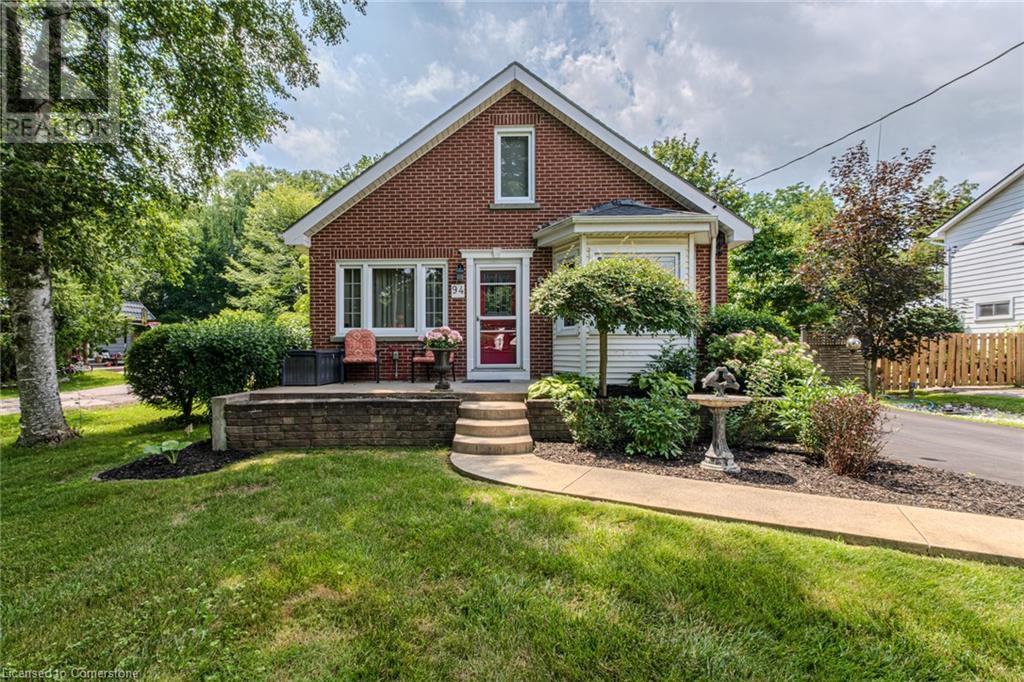 94 QUEENSWAY Road E, Simcoe