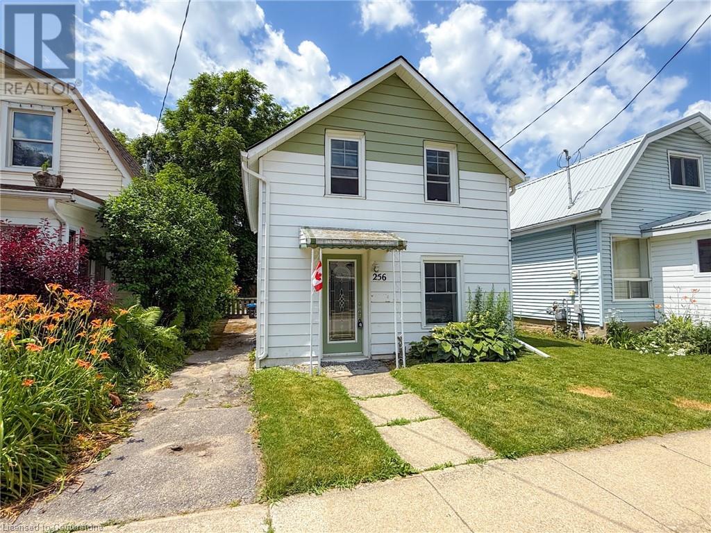 256 HEAD Street S, Simcoe